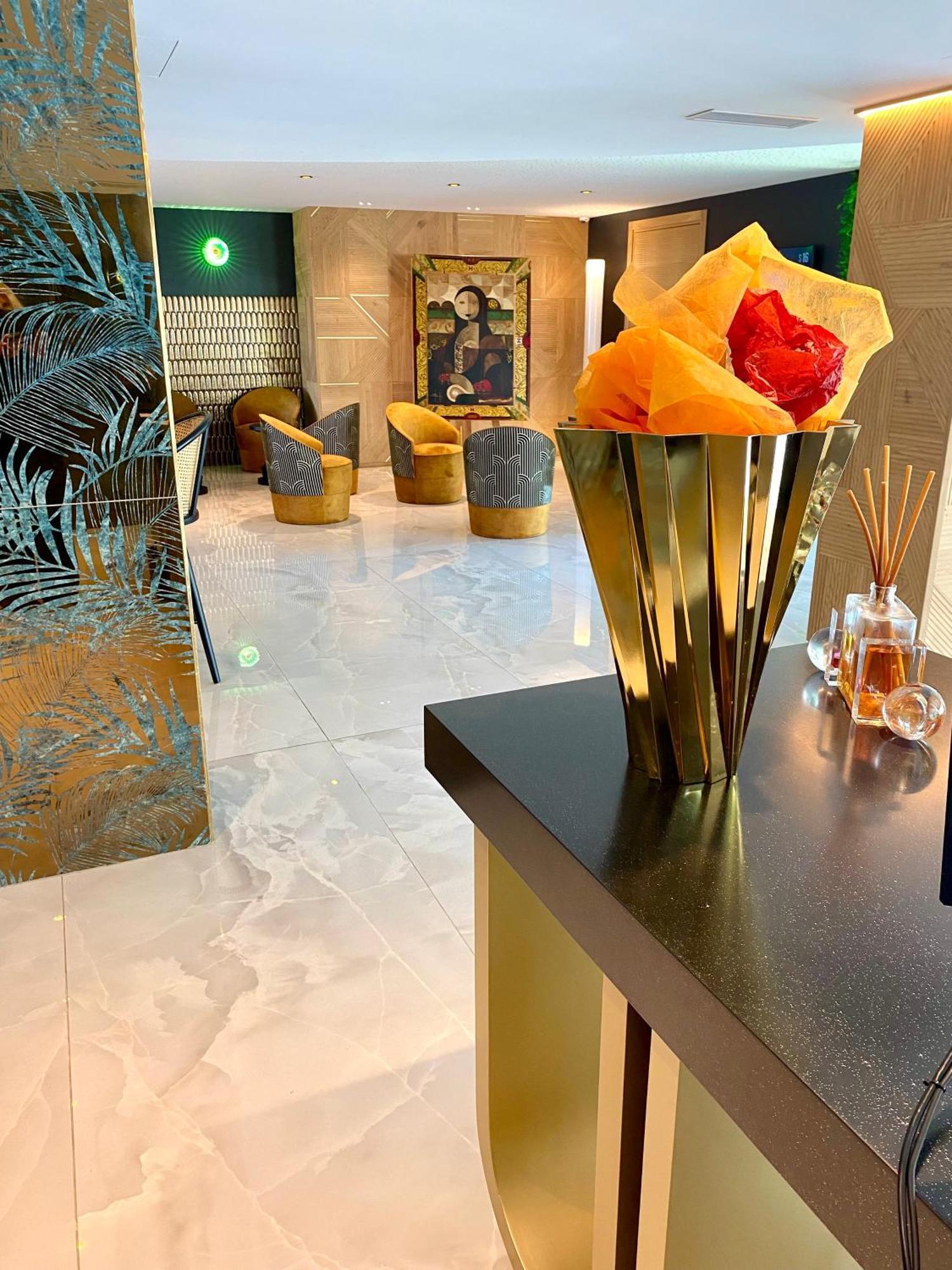 Hotel Calvi 3*